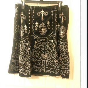 Frilly paisley print mid knee skirt